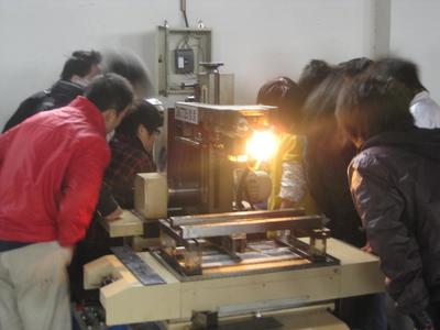 實習(xí)工廠與教學(xué)設(shè)備研發(fā) 產(chǎn)教融合背景下的創(chuàng)新實踐